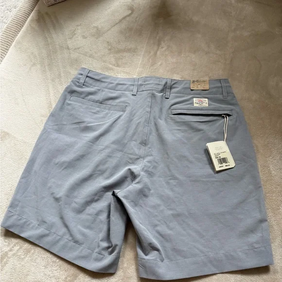 [NWT] Faherty Men's All Day Shorts - Ice Grey - Size 32, 7”